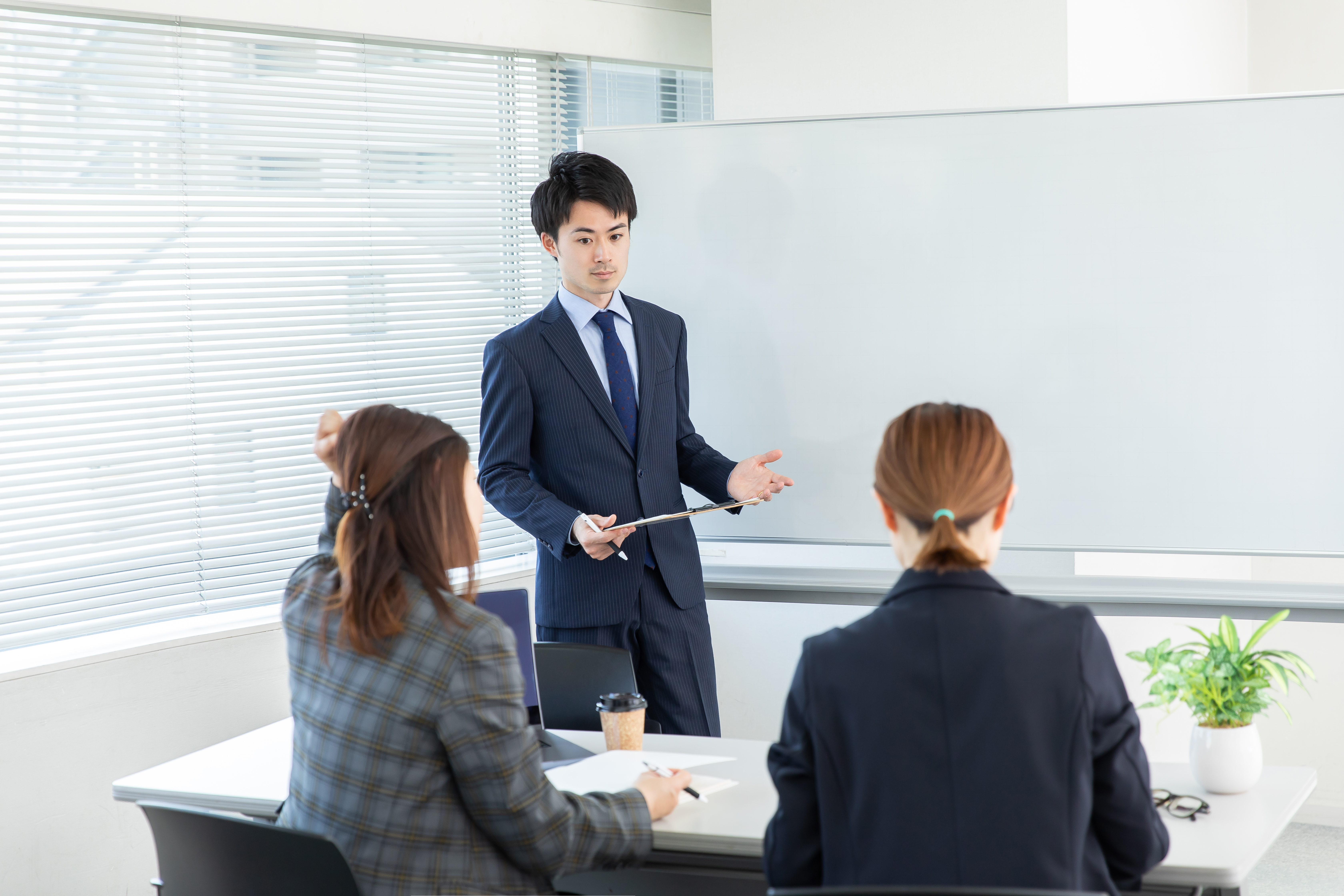 3つの事業を象徴する統合イメージ